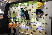 kids play valoclimb by valo motion